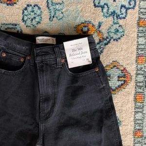 The 90s relaxed jean ultra high rise